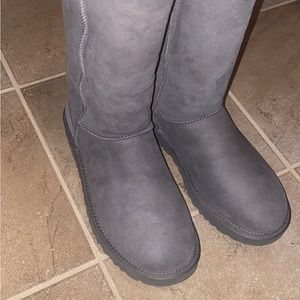 Grey uggs